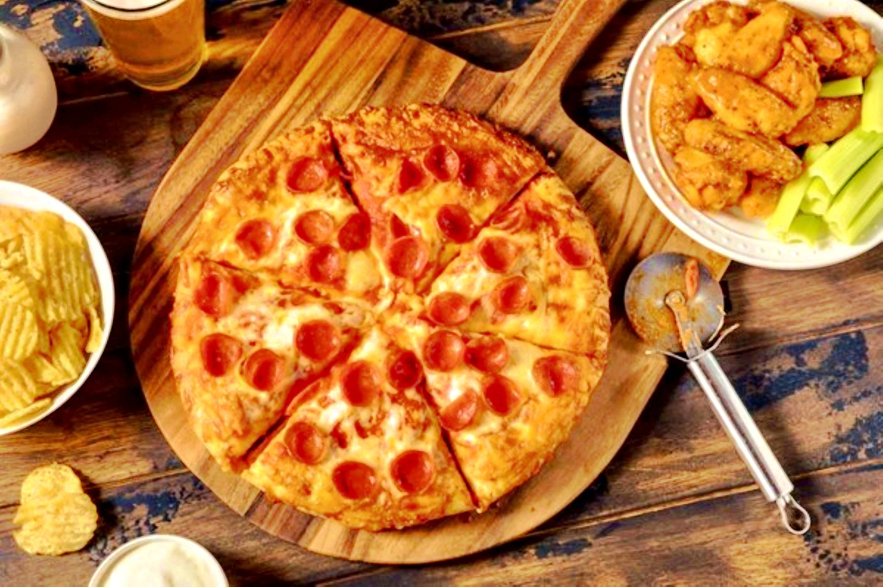 Puerto Nuevo Beach El Pizzarron Pepperoni Pizza